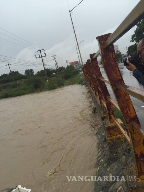 $!Persisten las lluvias e inundaciones en Saltillo