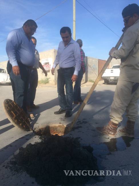 $!Limpia Simas Torreón redes de drenaje en Impulso Comunal y Los Arenales