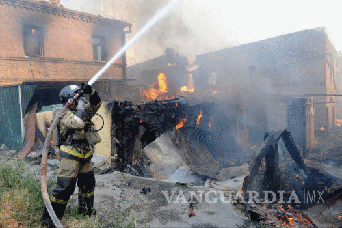 $!Sofocan incendio en Rusia, dejó más de medio centenar de heridos