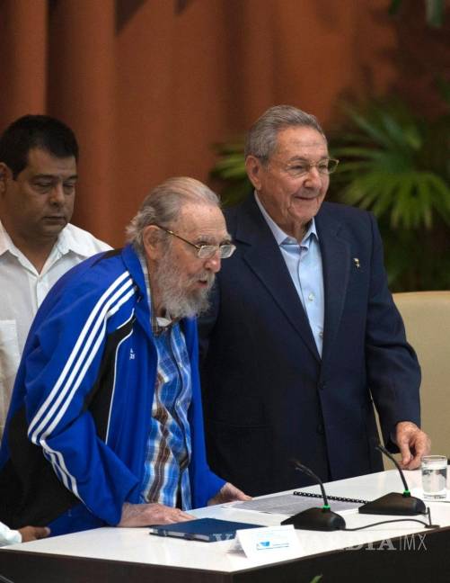 $!A su manera, Fox lamenta muerte de Fidel