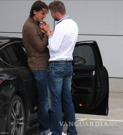 $!Gerard Piqué reveló el misterio de la polémica foto con Zlatan Ibraimovich