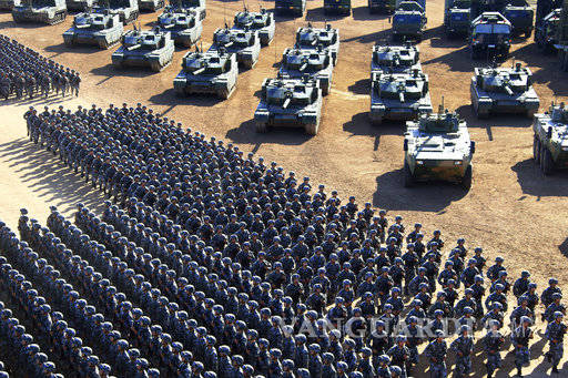 $!China da una demostración de su fuerza en desfile militar