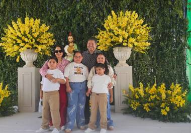 La familia Pineda mantiene viva una tradición de más de diez años en Torreón. La familia Pineda mantiene viva una tradición de más de diez años en Torreón.