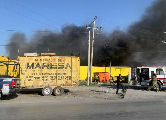 Se Incendia Centro De Reciclaje En Colonia Omega En Saltillo