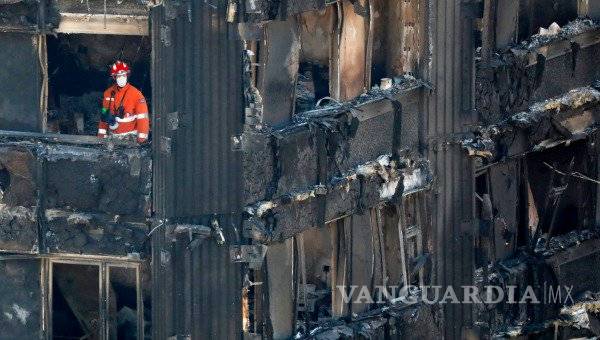 $!Policía británica reporta 58 muertos por incendio en torre de Londres