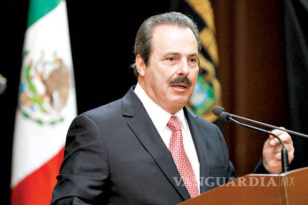 $!Diez gobernadores pactaron en mansión de ‘El Dragón’ candidatura de Peña Nieto: periodista