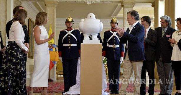 $!El escultor Botero regala a Colombia una &quot;Paloma de la paz&quot;