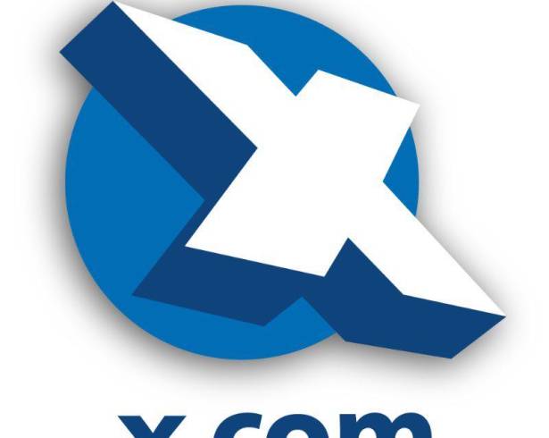El logo X, negro y blanco, aparecía desde finales de julio al conectarse a la red social, pero su dominio seguía siendo “twitter.com”