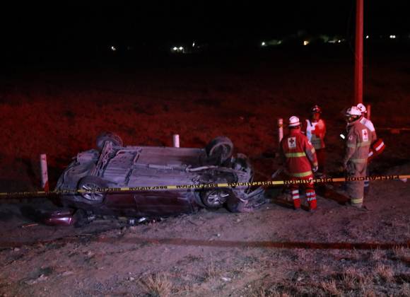 Tras Volcadura Pierden La Vida Dos J Venes En La Carretera Torre N