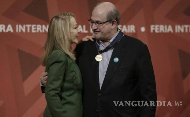 $!Salman Rushdie inaugura Salón Literario de la FIL con alegato por la fantasía