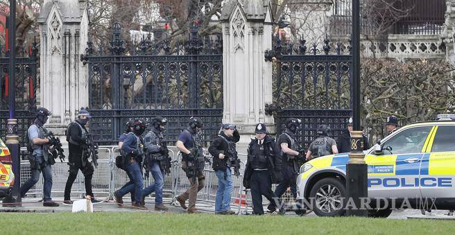 $!Los momentos tras el ataque frente al Parlamento británico en Londres (Fotogalería)