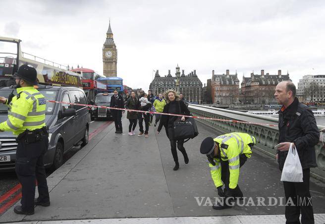 $!Los momentos tras el ataque frente al Parlamento británico en Londres (Fotogalería)