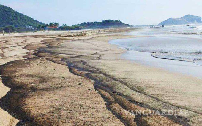 $!Las playas oaxaqueñas dañadas por el hidrocarburo vertido son Brasil, Punta Conejo y Guelaguichí