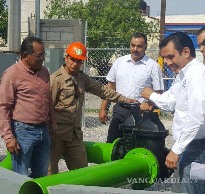 $!En Torreón ponen en marcha el nuevo pozo de agua de la plaza Madero