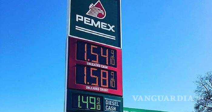 $!Pemex vende gasolinas 50% más baratas en EU; aquí le pagamos IEPS, IVA, y al líder sindical Romero Deschamps…