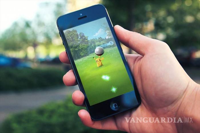 $!Policías belgas juegan Pokémon Go en medio de alerta terrorista