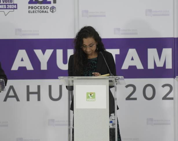 Elisa Villalobos, candidata a la Alcaldía de Saltillo por el PVEM, habría renunciado luego del debate del domingo pasado.