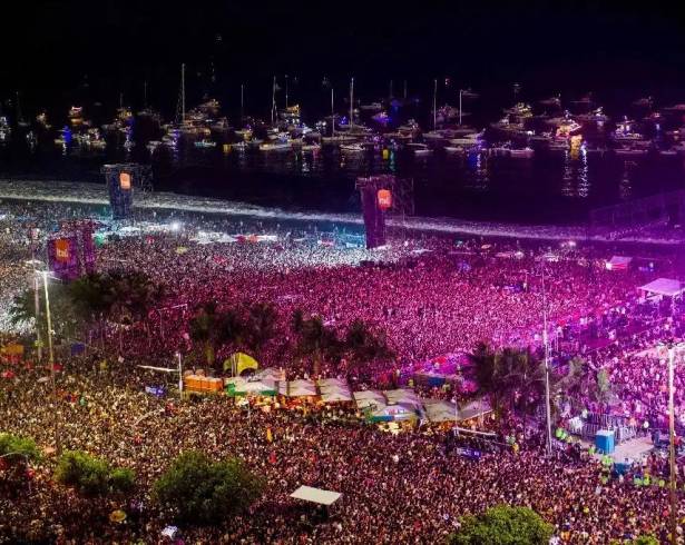 Madonna reúne a millones de brasileños en concierto gratuito en la playa