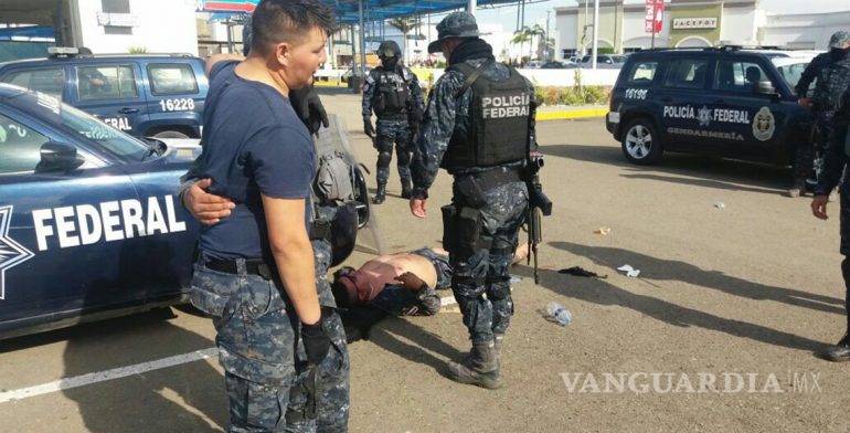 $!Identifican a quien atropelló a policías en Rosarito, anunció en Facebook su 'hazaña'