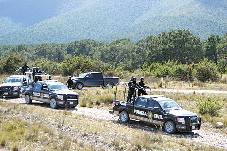$!Policías de Coahuila y NL 'peinan' sierra para encontrar al niño Gael