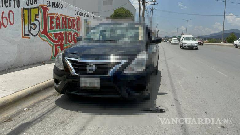 $!El conductor del vehículo Nissan Versa relató cómo ocurrió el accidente que dejó herido al motociclista.