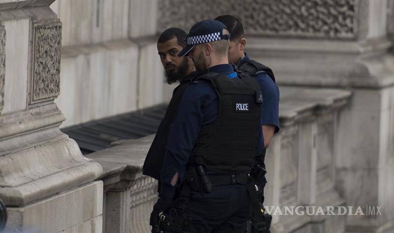 $!Detienen frente al Parlamento británico a sospechoso de planear atentado