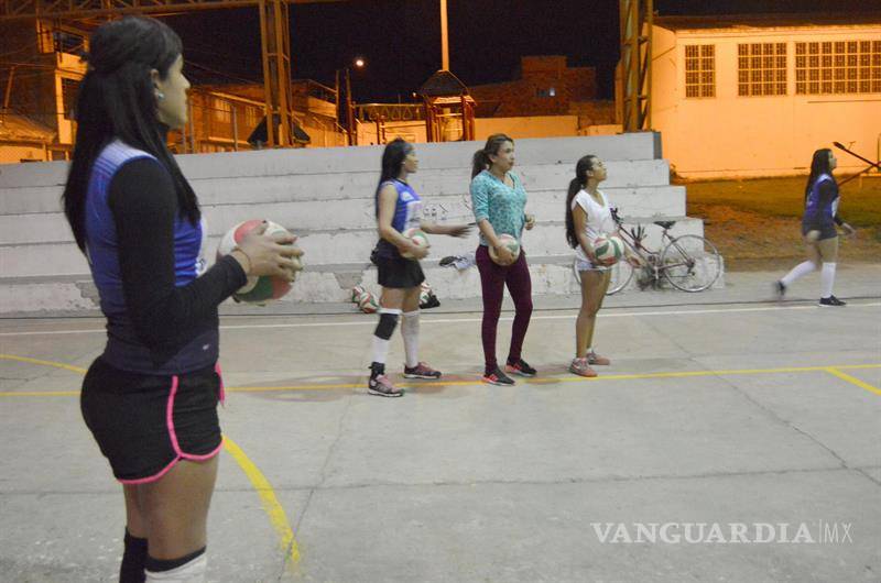 $!Equipo con transexuales lucha por integrarse a liga femenil de voleibol en Colombia