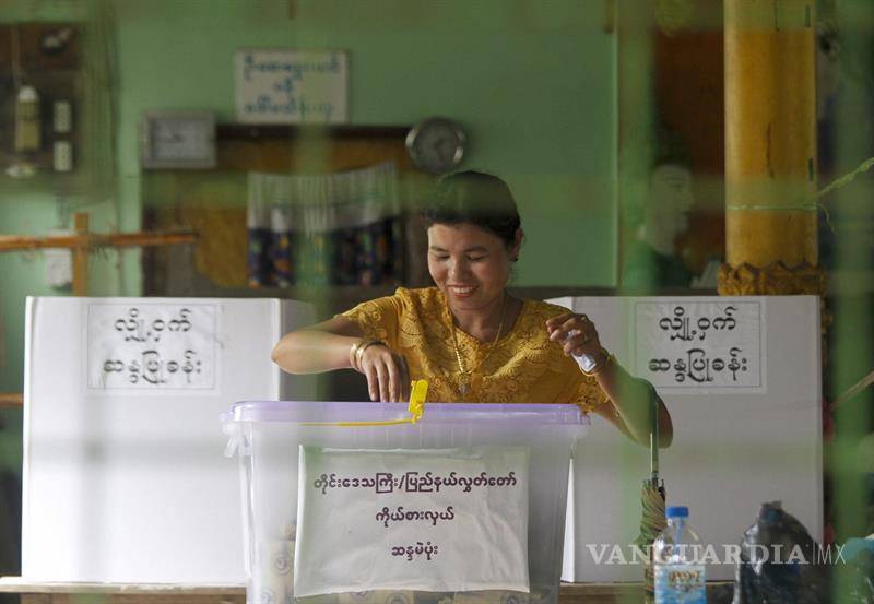 $!Celebra Birmania elecciones históricas tras décadas de régimen militar