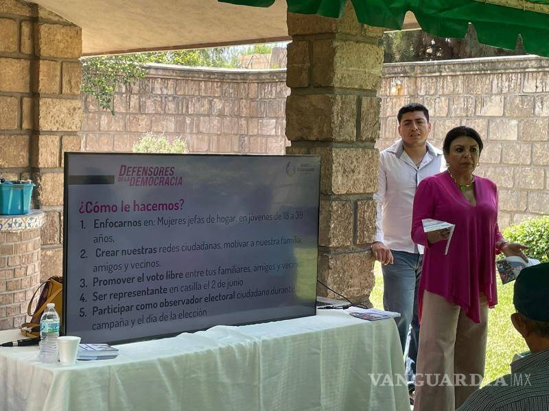$!Gabriela Sterling, dirigente nacional de Poder Ciudadano MX X MX, lideró el diálogo sobre la importancia del voto.