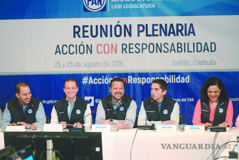 $!Acuerdan senadores panistas en Saltillo echar abajo la Reforma Fiscal de Peña Nieto