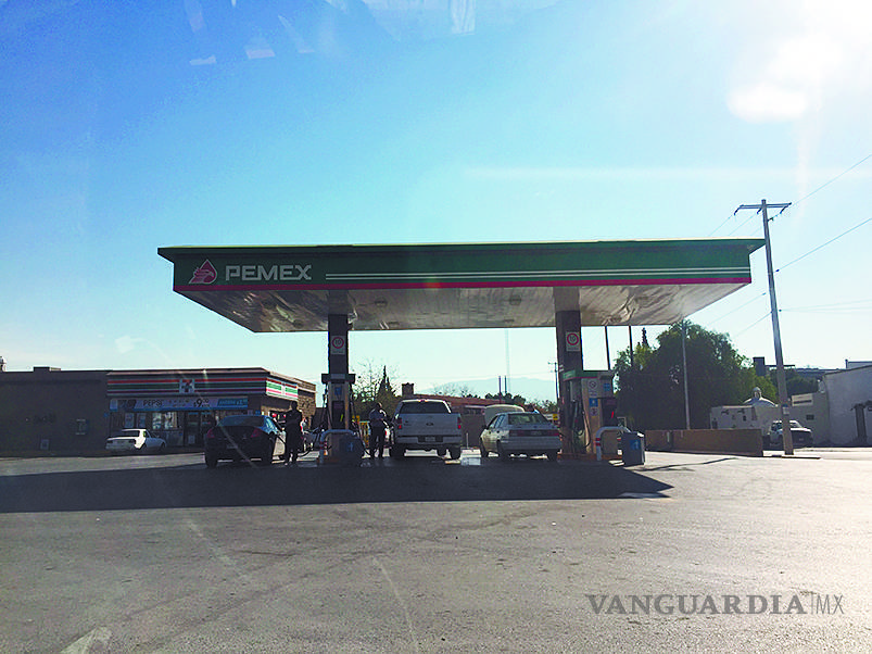 $!Acaba crisis de gasolina en Saltillo