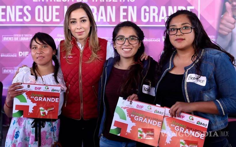 $!Isis Ávila, hija de Eruviel, fortalece su carrera política a través de programas sociales del Edomex