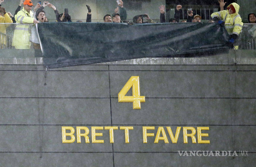 $!Green Bay retira el ‘4’ de Favre