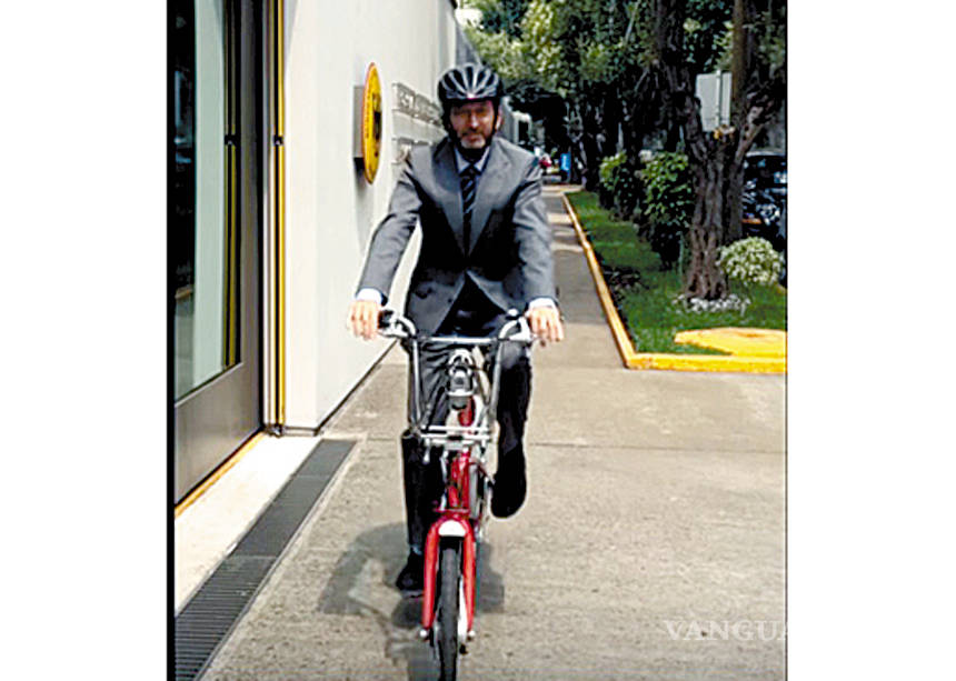 $!Roban bicicleta al embajador de Alemania en la Ciudad México