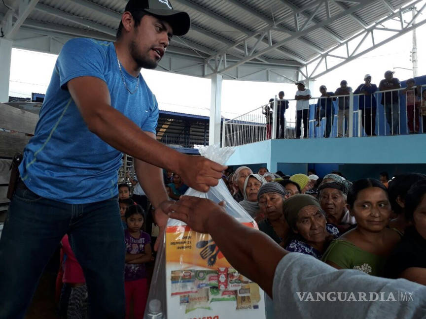 $!Viajan alumnos de la UAAAN hasta Oaxaca para entregar ayuda a damnificados