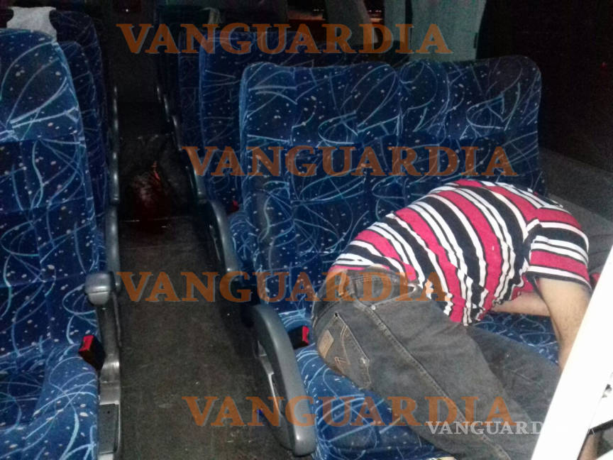 $!Asaltante mata a cómplice para frenar masacre en autobús en Coahuila