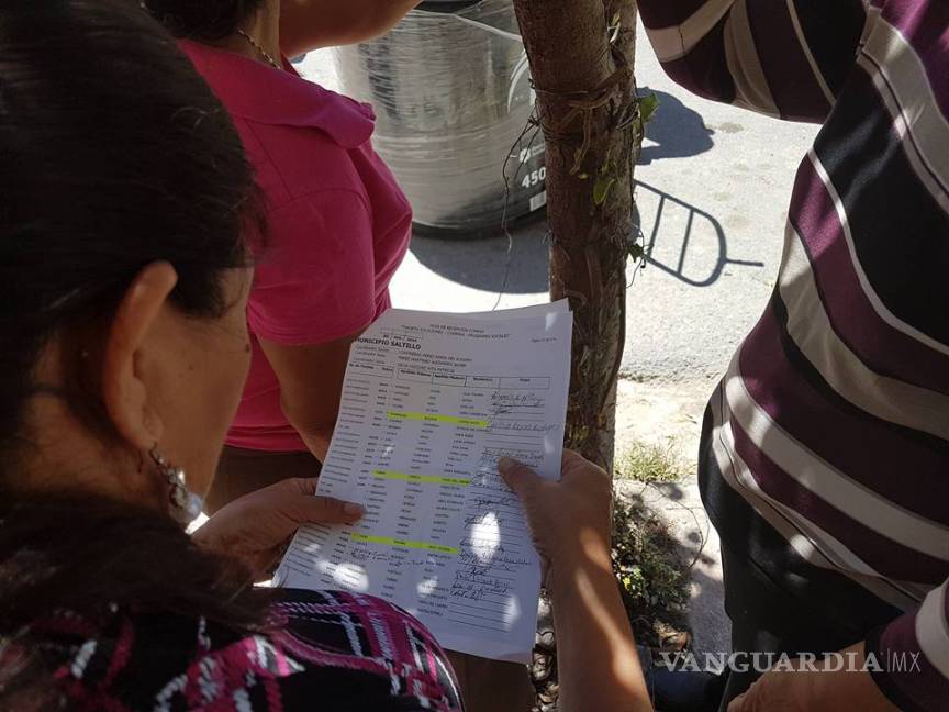 $!Candidato de Morena denuncia intento de agresión en entrega de tinacos en Saltillo