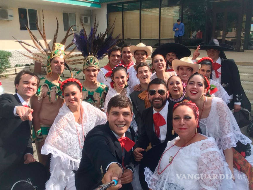 $!Grupo de danza de Coahuila estuvo cerca de ser deportado de Rusia por error en visado