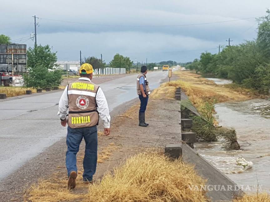 $!Intensas lluvias dejan inundaciones en colonias de Múzquiz, Coahuila