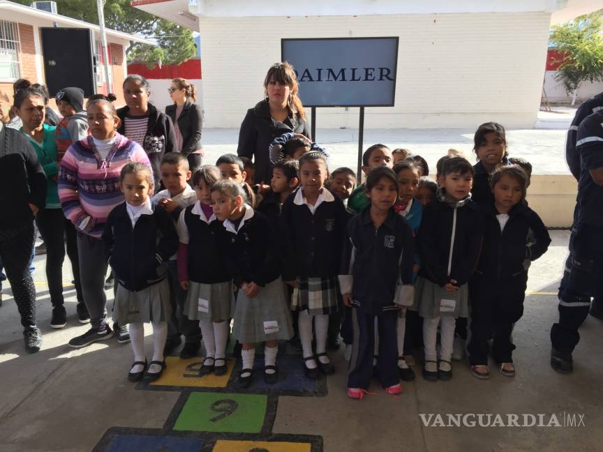 $!Daimler apoya con mantenimiento a escuelas en Saltillo