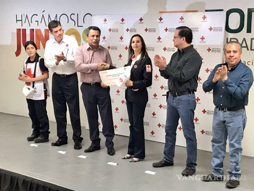 $!Entrega alcalde de Torreón donativo de más de 1.6 mdp a Cruz Roja