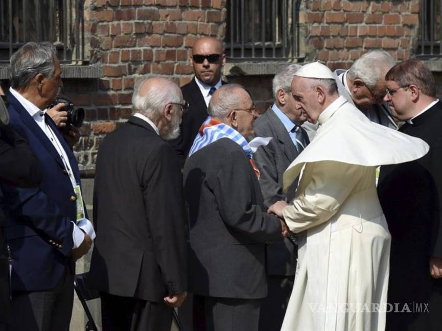 $!Prisioneros de Auschwitz se unen al papa contra el odio