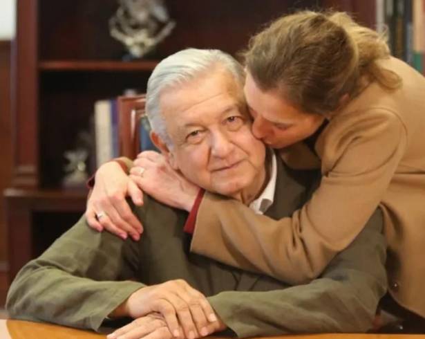 Andrés Manuel López Obrador, quien está a cuatro meses de dejar de ser el presidente de México, contrajo matrimonio con Beatriz Gutiérrez Müller en 2006.