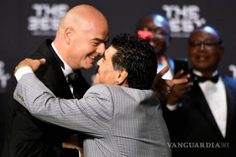 $!Maradona hace las paces con la FIFA