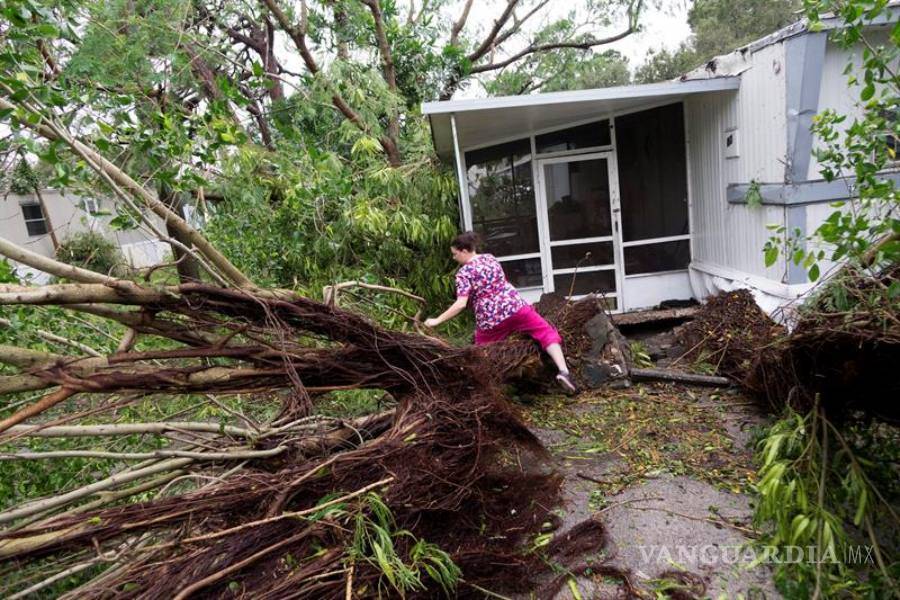 $!“Matthew” deja 600 mil hogares sin electricidad en Florida
