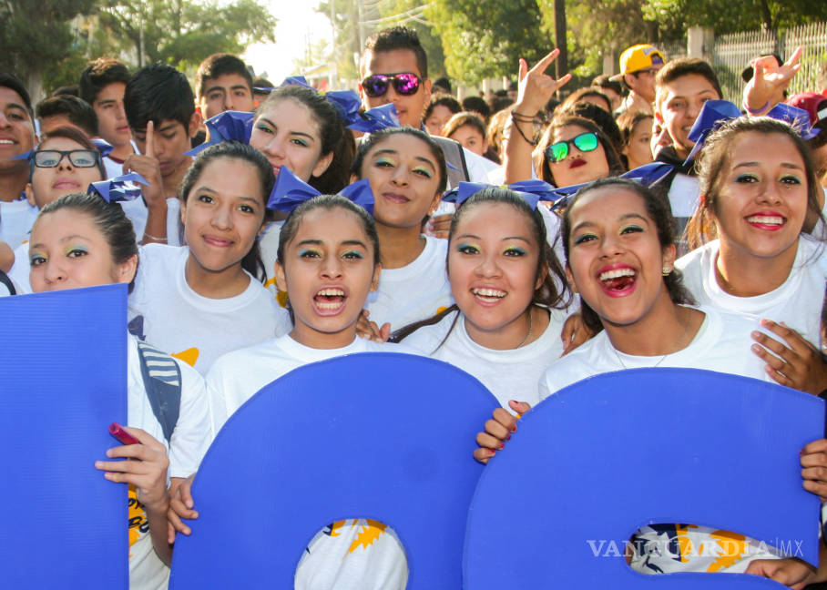 $!Realiza UAdeC desfile cívico con estudiantes de nuevo ingreso