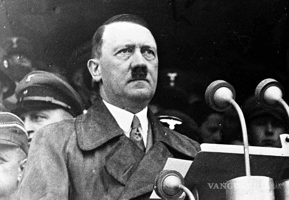 $!70 años después vuelve 'Mein Kampf' de Adolf Hitler a las librerias alemanas