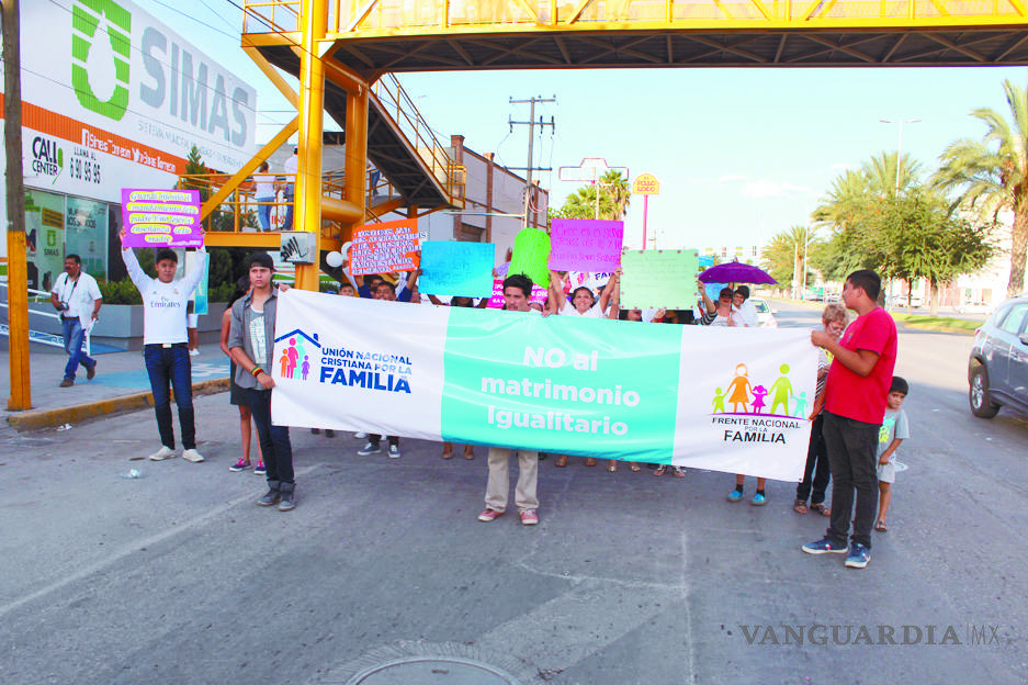 $!Protestan en 75 ciudades contra las uniones gay
