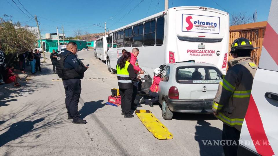 Ramos Arizpe Ebrio Conductor Se Estampa Contra Una Camioneta Y Un