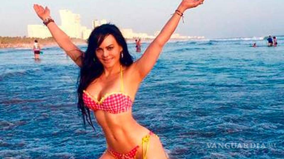 Maribel Guardia Celebra En Bikini 4 Millones De Seguidores